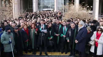 Avukatlardan 'Taşınma' Protestosu