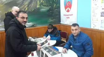 Gazeteci-yazar Şükrü Üçüncü, 2. Polisiye Romanı 'Faili Firar'ı İçin Almanya'da İmza Günü Düzenledi