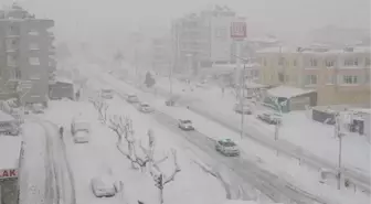 Mersin'de Kar Hayatı Felç Etti