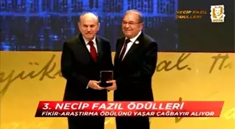 Sökeli Yazar 38 Yıllık Çalışmasını Necip Fazıl Ödülüyle Taçlandırdı