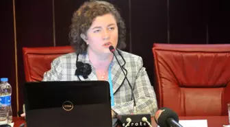 Tü Öğretim Üyesi Çalıyurt 'Yolsuzluk' Sempozyumunda Konuştu