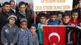 22 Yıl Önce Temeli Atılan Okul İçin Eylem Yaptılar