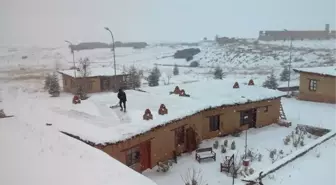 Konyalı Sanatçıların Kaldığı Sonsuz Şükran Köyü Beyaza Büründü