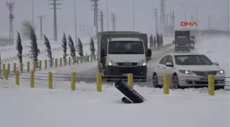 Konya'da Yollar Ulaşıma Kapandı