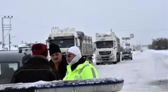 Konya'da Yollar Ulaşıma Kapandı