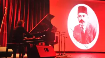 Piyanist Tuluyhan Uğurlu Zonguldak'ta Konser Verdi