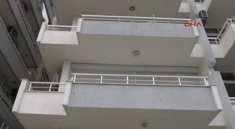 Antalya'da Yarasa Pisliği Mahalleyi Ikiye Böldü