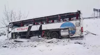 Sinop'ta Yolcu Otobüsü Şarampole Yuvarlandı; 4 Ölü, 27 Yaralı- Yeniden