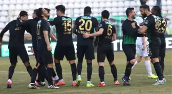 Akhisar Belediyespor'da Yönetim ve Teknik Heyet Masaya Oturdu