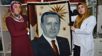 Cumhurbaşkanı Erdoğan'a Sevgilerini Halıya İşlediler