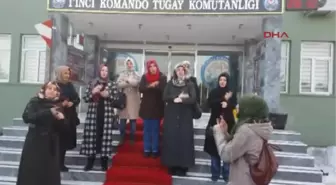 Işitme Engelli Gençlerden, Komandoya Anlamlı Ziyaret