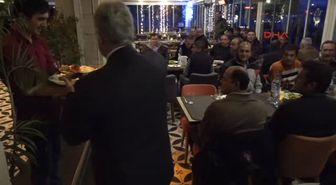 Marmaris Belediye Başkanı'ndan Işçilere Yeni Yıl Sürprizi