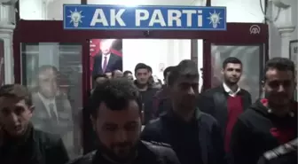 Çam Ağaçlarını Mehmet Akif Ersoy'un Şiirleriyle Süslediler