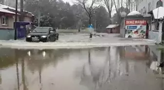 Karasu'da Mahalleyi Su Bastı