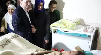 Adana'da Yeni Yılın İlk Bebeği 15 Yıl Bebeği Olmayan Çiftin Bebeği Oldu