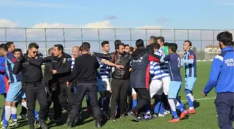 Amatör Küme Maçında Ortalık Karıştı, Polis Gaz Kullandı