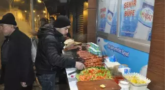 Gaziantep'te Yeni Yıl Coşkusu, İlk Bebek İse 'Yakup Sergen'