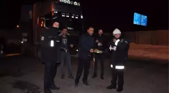 Patnos Gazeteciler Cemiyeti Yılbaşında Polisleri Unutmadı