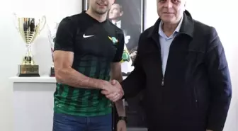 Akhisar Belediyespor Stoperi Çin'den Buldu