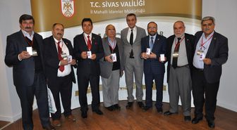Çedaş Muhtarlara Led Ampul Dağıttı