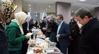 Tıp Fakültesi Öğrencilerinden Halep Halkı için Kermes