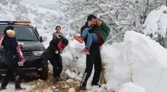 Balya' da Kardan Kapanan Yollar Açıldı