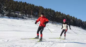 Dağ Kayakçılar Ergan Dağı'nda Hazırlanıyor