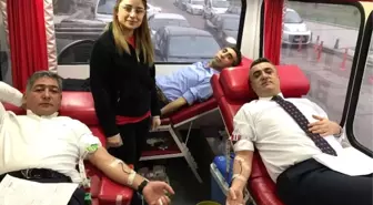 Gaziantep'te 'Vatan Sana Kanım Feda' Sloganıyla Kan Bağış Kampanyası