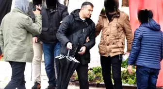 İşe İade İsteyen Öğretmenden Tek Kişilik Eylem