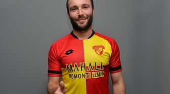 Murat Akın Göztepe'ye İmzayı Attı