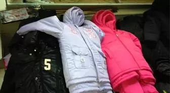 Suriyeli Bin Çocuğa Kıyafet ve Ayakkabı Yardımı