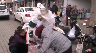 Yetti Gari Diyerek Plastik Poşete Savaş Açtılar