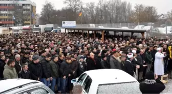 Almanya'da Öldürülen Türk İş Adamının Naaşı Türkiye'ye Gönderildi