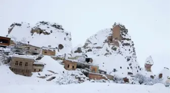 Kapadokya'da Kar Görsel Şölen Oluşturdu