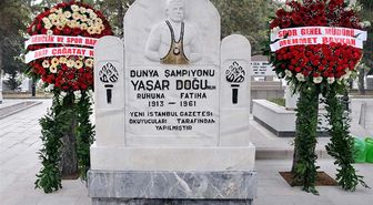 Yaşar Doğu Kabri Başında Anıldı
