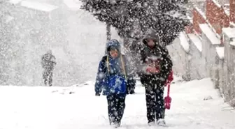 Manisa'da Yarın Tatil Olan Okullar Açıklandı