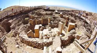 Arkeologlardan Göbeklitepe Tepkisi