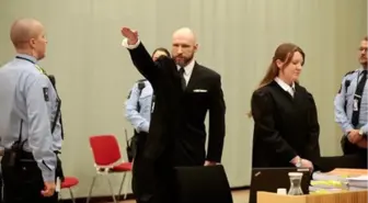 Breivik Nazi Selamıyla Mahkemeye Girdi