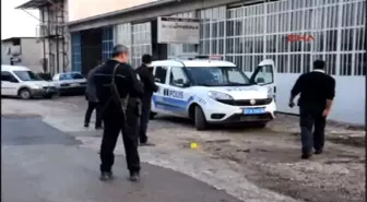 Gaziantep Mobilya Atölyesini Basıp Eski Ortağı Ile Kardeşini Vurdu