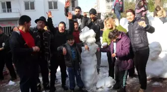 Kar', Zihinsel Engelli Öğrencileri Mutluluktan Havaya Uçurdu