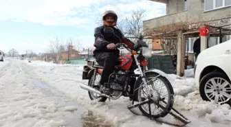 Karda İşe Gidemeyince Kendi Kızak Motorunu Yaptı