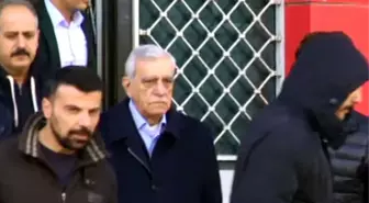 Ahmet Türk, Elazığ Cezaevi'ne Nakledildiğini Uçakta Öğrenmiş