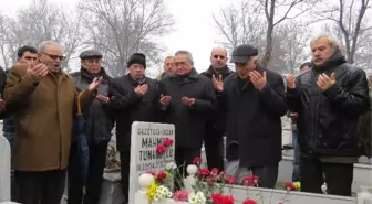 Mahmut Tunaboylu Kabri Başında Anıldı