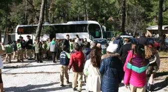 Okul Harçlıkları ile Barınağa 1 Ton Mama Bağışladılar