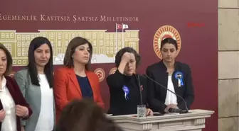 Bağımsız Milletvekili Aylin Nazlıaka Kendisini Kürsüye Kelepçeledi