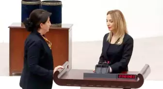 Bağımsız Milletvekili Aylin Nazlıaka Kendisini Kürsüye Kelepçeledi