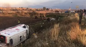 Ambulansla Otomobil Çarpıştı: 5 Ölü, 2 Yaralı (2)- Yeniden