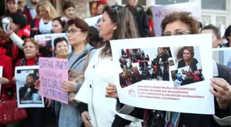 CHP'li Kadınlardan Meclis'teki Kavgalara İlginç Protesto