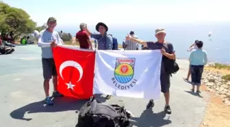 Tarsuslu Paraşütçüler Güney Afrika'da Yarışıyor