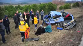 Hurda Yığınına Dönen Araçtaki Vatandaşlar Sağ Kurtuldu